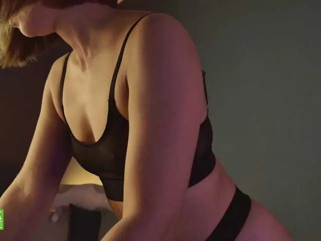 Live sex webcam photo for Jenniee #292125629