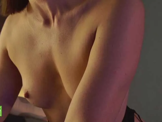 Live sex webcam photo for Jenniee #292178516