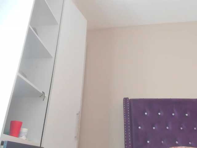 Live sex webcam photo for Jennifer-King #277346570
