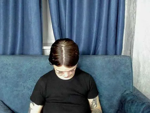 Live sex webcam photo for Jennifer-Miller #277200692