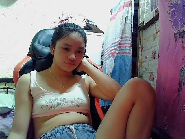 Live sex webcam photo for Jennifer224 #272918474