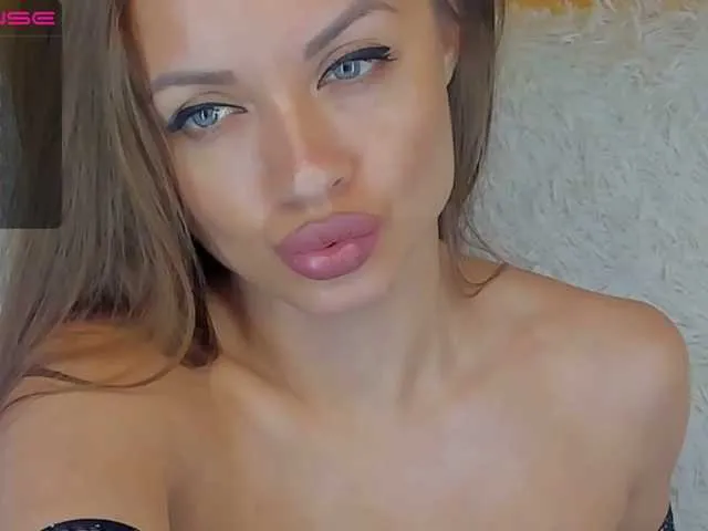 Live sex webcam photo for JenniferBomb #272881582