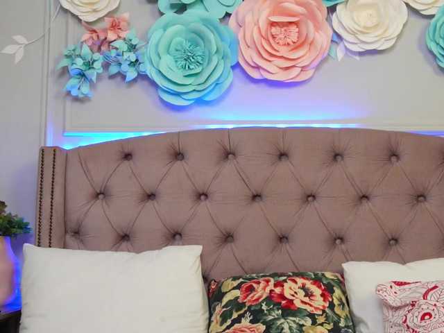 Live sex webcam photo for JenniferLovve #292032591