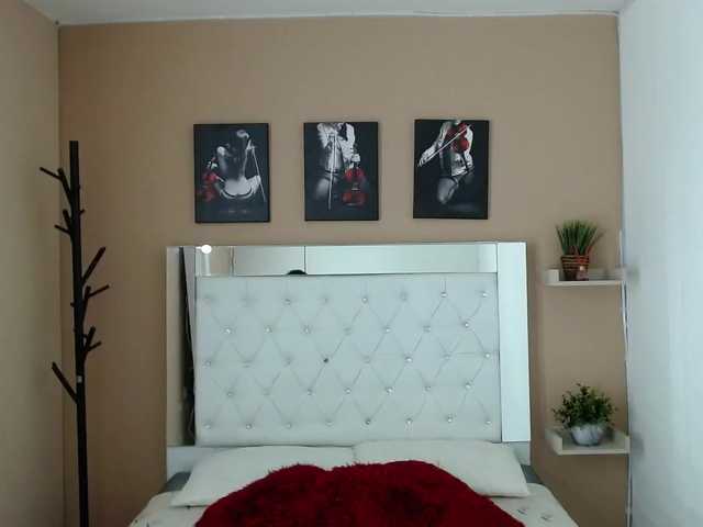 Live sex webcam photo for JenniferLucch #272831938