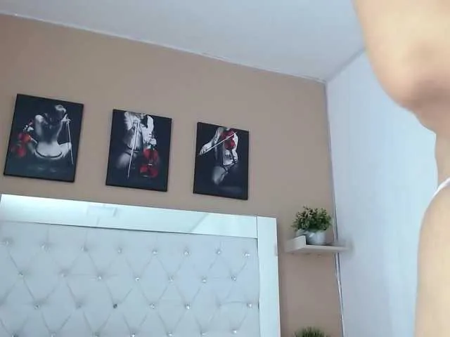 Live sex webcam photo for JenniferLucch #273109293