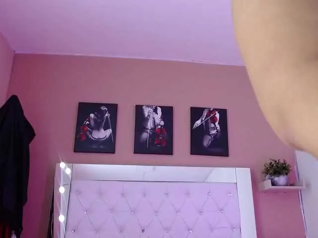 Live sex webcam photo for JenniferLucch #273130493