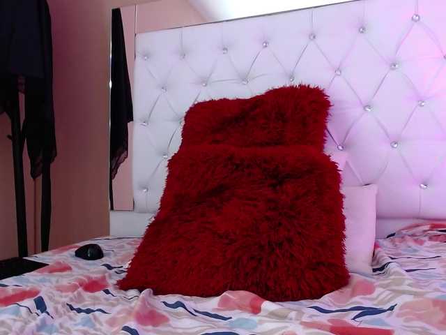 Live sex webcam photo for JenniferLucch #273180575