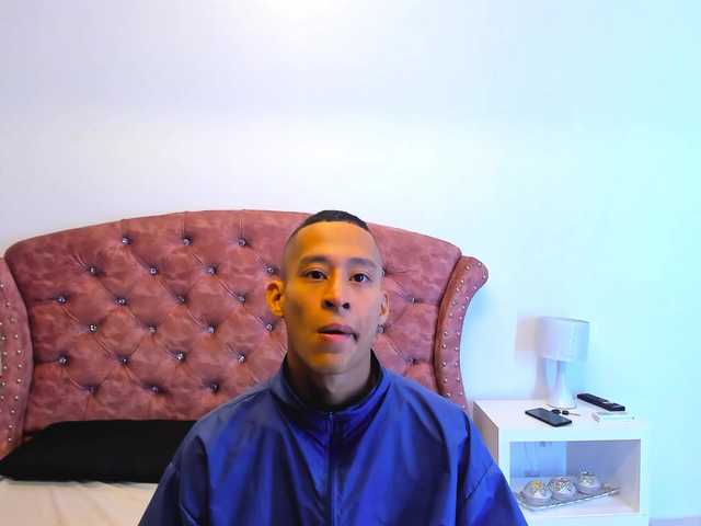 Live sex webcam photo for Jenny-Gomez #276879458