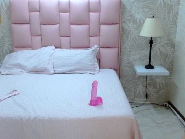 Live sex webcam photo for JennyAdrenalina #276192991