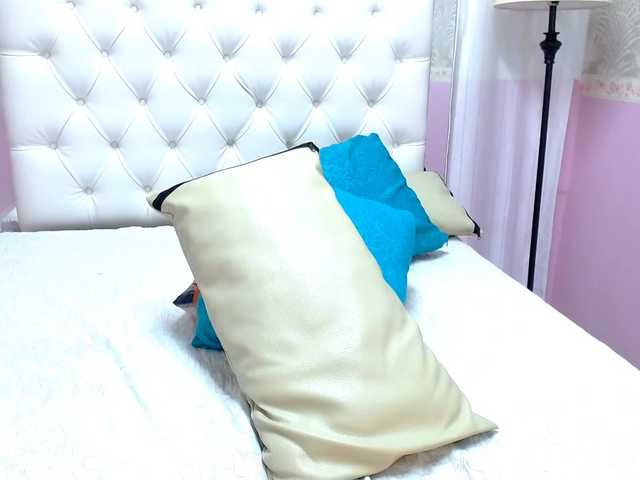 Live sex webcam photo for JennyAdrenalina #276369915