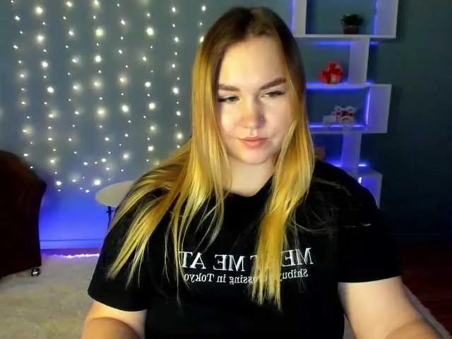 Live sex webcam photo for JennyAttal #275499285