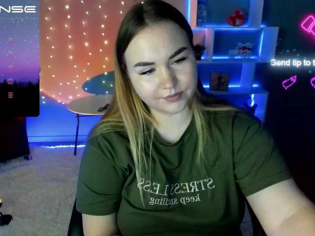 Live sex webcam photo for JennyAttal #275605600