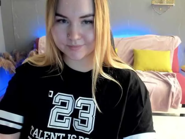 Live sex webcam photo for JennyAttal #275705072