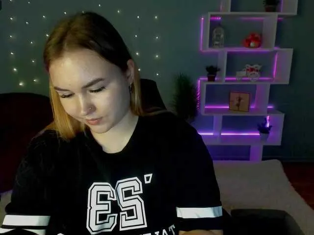 Live sex webcam photo for JennyAttal #275782415