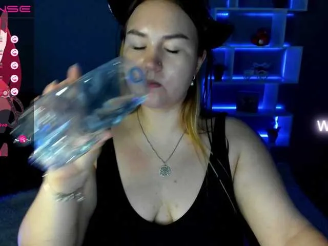 Live sex webcam photo for JennyAttal #275949511