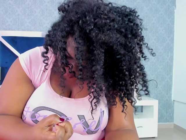 Live sex webcam photo for JennyBig3 #271892905