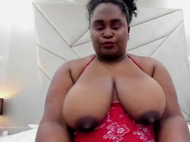 Live sex webcam photo for JennyBig3 #272048627