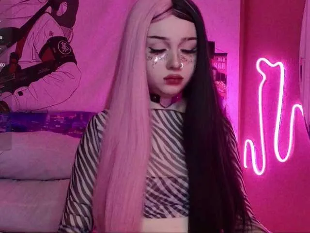 Live sex webcam photo for JennyBroer #278088696