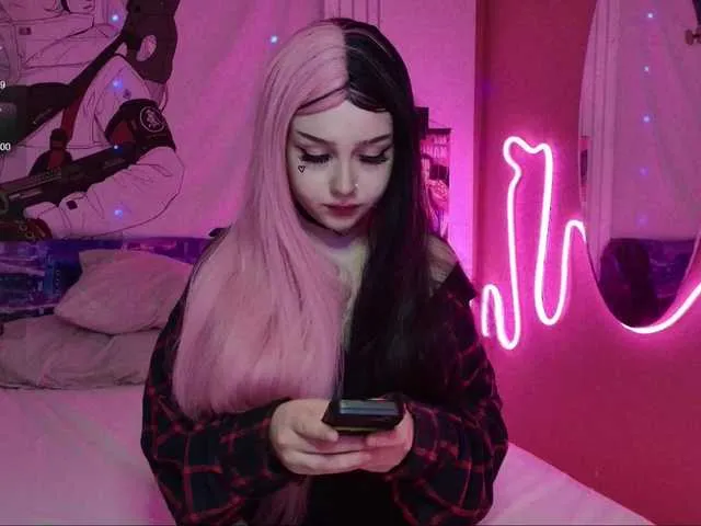 Live sex webcam photo for JennyBroer #278108549