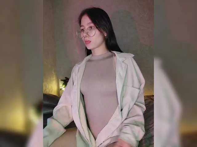 Live sex webcam photo for JennyDooley #290365228