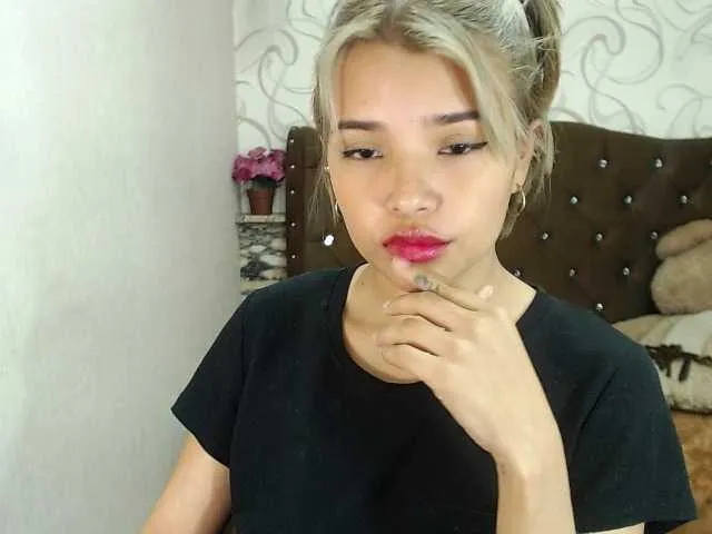 Live sex webcam photo for JennyJhonson #275717917