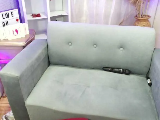 Live sex webcam photo for JennyJhonson #276092784