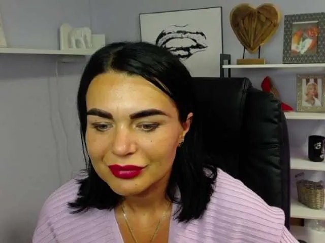 Live sex webcam photo for JennyLUST #275902188