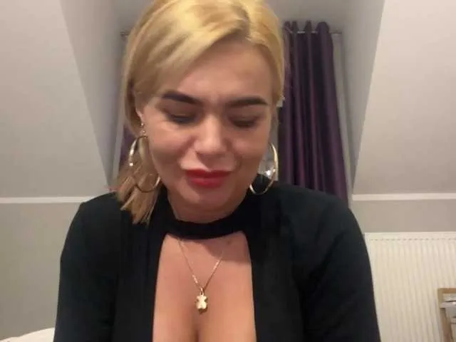 Live sex webcam photo for JennyLUST #290235251