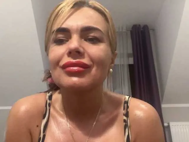 Live sex webcam photo for JennyLUST #290374399
