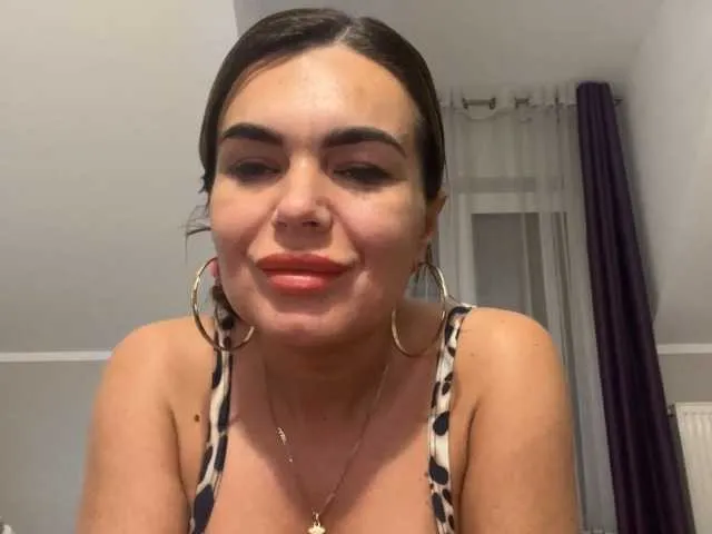Live sex webcam photo for JennyLUST #290574431