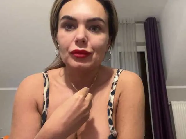 Live sex webcam photo for JennyLUST #290668507