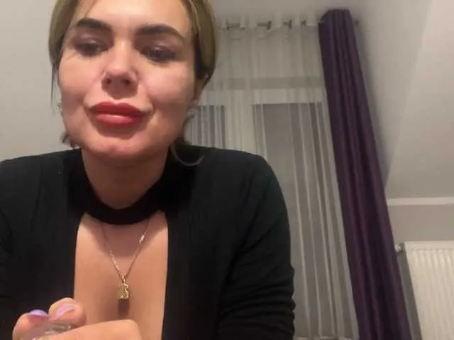 Live sex webcam photo for JennyLUST #290724016