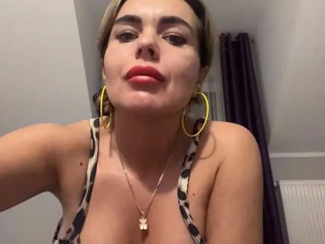 Live sex webcam photo for JennyLUST #290733218