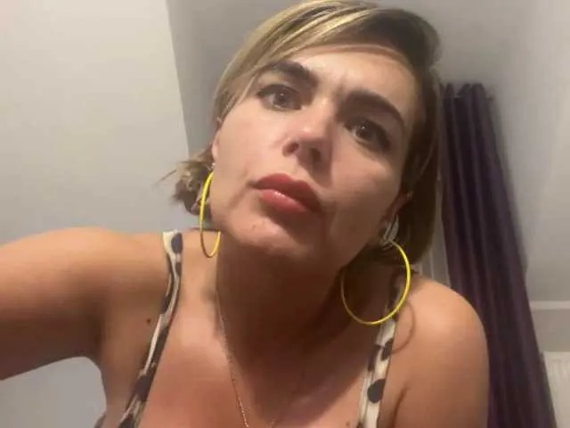 Live sex webcam photo for JennyLUST #290897620