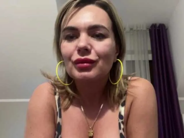 Live sex webcam photo for JennyLUST #291036033