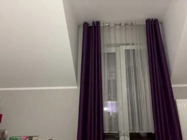 Live sex webcam photo for JennyLUST #291338452