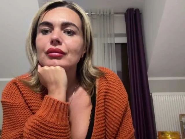 Live sex webcam photo for JennyLUST #291981881