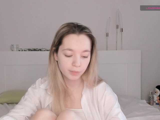 Live sex webcam photo for JennySims #277588693