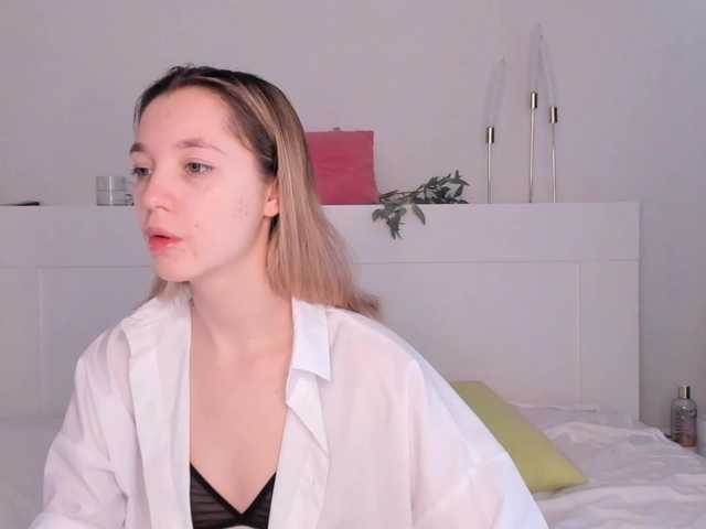 Live sex webcam photo for JennySims #277671110