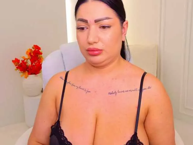 Live sex webcam photo for JennyX #294271365