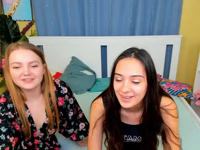 Live sex webcam photo for JenyDoriana #272303600