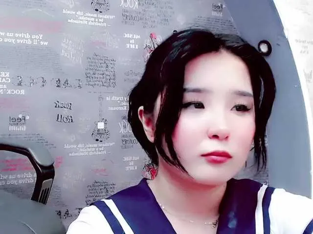 Live sex webcam photo for Jeong18 #275761536