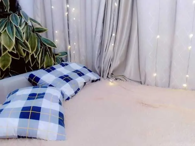 Live sex webcam photo for Jeong18 #278134673