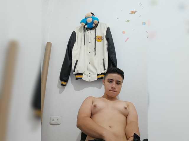 Live sex webcam photo for Jere1 #277773113