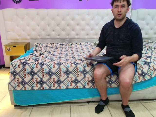 Live sex webcam photo for JeremmyAndStacy #290932622