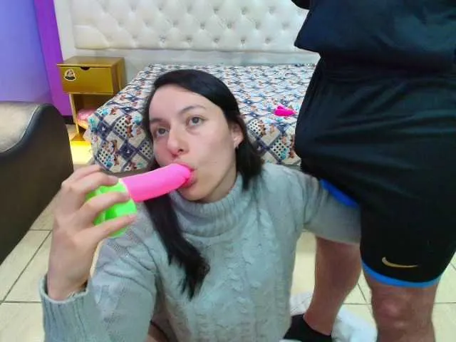 Live sex webcam photo for JeremmyAndStacy #291239002