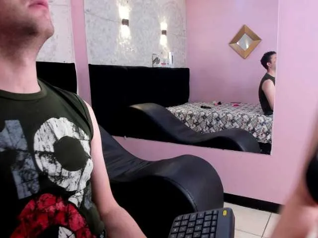 Live sex webcam photo for JeremmyAndStacy #291519699