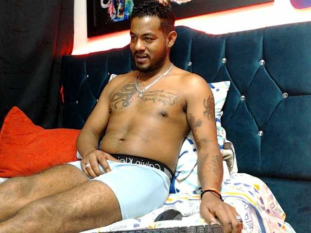 Live sex webcam photo for Jeremy-Jamez #276680862