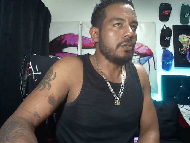 Live sex webcam photo for Jeremy-Jamez #276772285