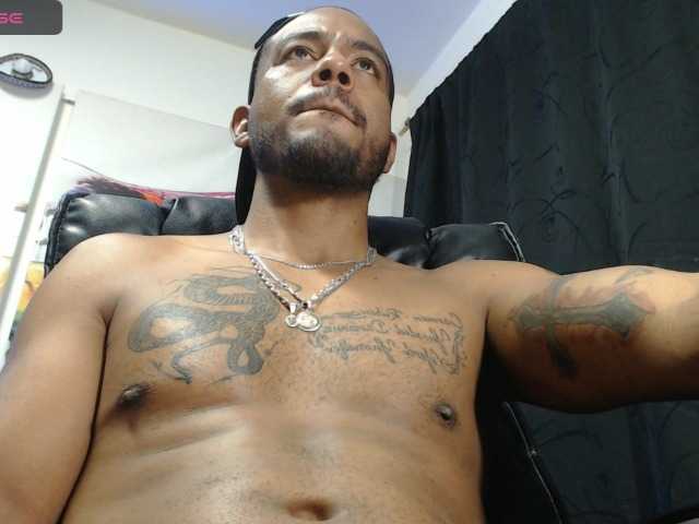 Live sex webcam photo for Jeremy-Jamez #276947434